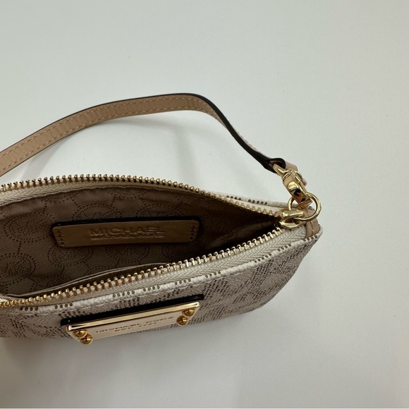 Michael Kors White Wristlet Wallet with Gold Detailing – NWT - Picture 6 of 6